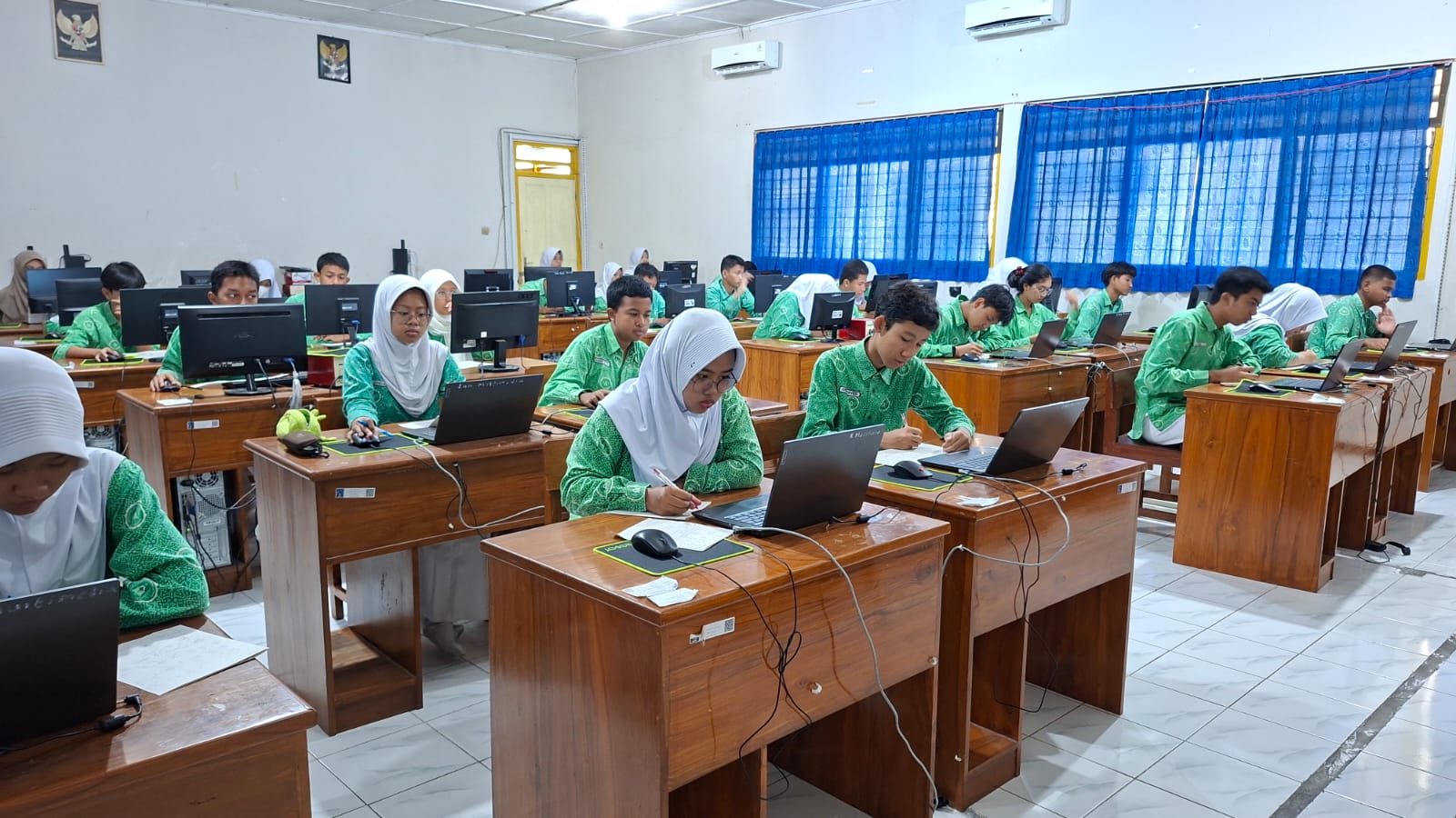 Pelaksanaan Warming Up TKA-TKAD Kabupaten Sleman SMPN 3 Depok