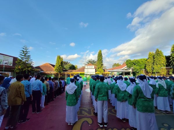 Peringati Hari Anak Nasional ke-42: Lapangan Basket DEGA Jadi Saksi Komitmen Mewujudkan Sekolah Ramah Anak