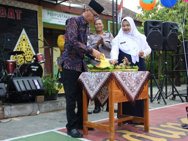 Semarak HUT SMP Negeri 3 Depok: Hadirkan Kepala Dinas Pendidikan Sleman, Unjuk Bakat, dan Stand Bazar Siswa Meriahkan Suasana
