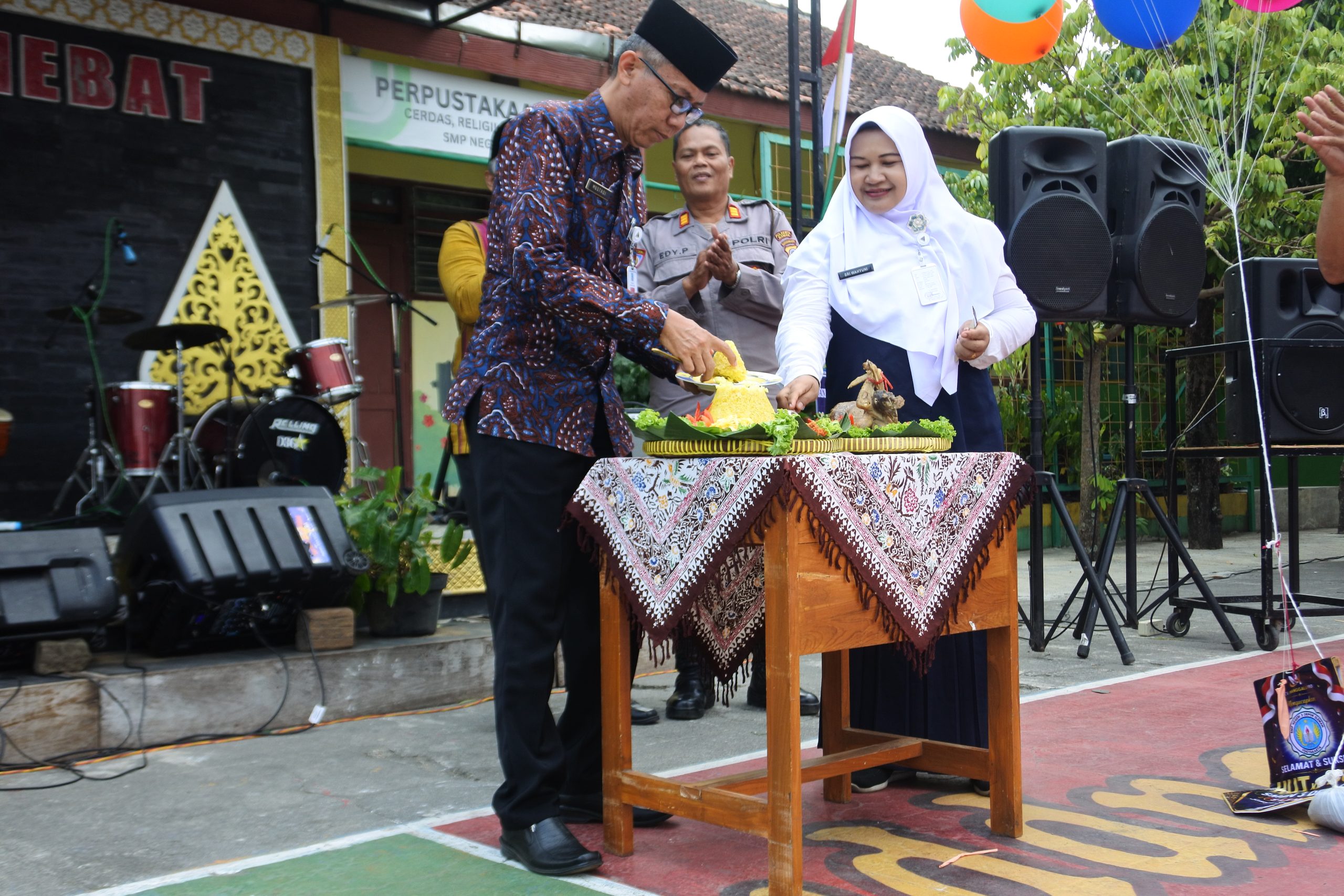 Semarak HUT SMP Negeri 3 Depok: Hadirkan Kepala Dinas Pendidikan Sleman, Unjuk Bakat, dan Stand Bazar Siswa Meriahkan Suasana Semarak HUT SMP Negeri 3 Depok: Hadirkan Kepala Dinas Pendidikan Sleman, Unjuk Bakat, dan Stand Bazar Siswa Meriahkan Suasana