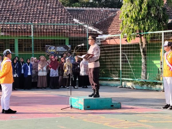 Peringati Hari Anak Nasional, Polsek Depok Timur Jadi Pembina Upacara dan Ajak Siswa Gelorakan Deklarasi Pelajar Jogja Santun
