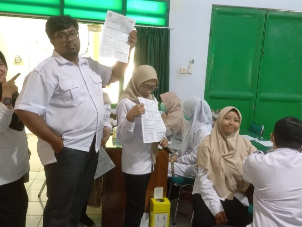 Jaga Kesehatan Warga Sekolah, SMPN 3 Depok Gelar Program Cek Kesehatan Gratis (CKG) Bersama Puskesmas Depok 1 Jaga Kesehatan Warga Sekolah, SMPN 3 Depok Gelar Program Cek Kesehatan Gratis (CKG) Bersama Puskesmas Depok 1