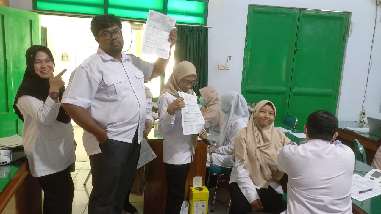Jaga Kesehatan Warga Sekolah, SMPN 3 Depok Gelar Program Cek Kesehatan Gratis (CKG) Bersama Puskesmas Depok 1 Jaga Kesehatan Warga Sekolah, SMPN 3 Depok Gelar Program Cek Kesehatan Gratis (CKG) Bersama Puskesmas Depok 1