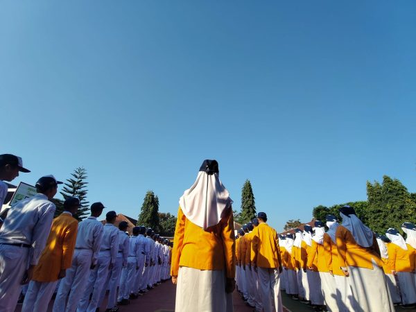 Sosisalisasi Pencegahan Kenakalan Remaja dan Radikalisme, SMP Negeri 3 Depok Gelar Upacara Bendera Khusus